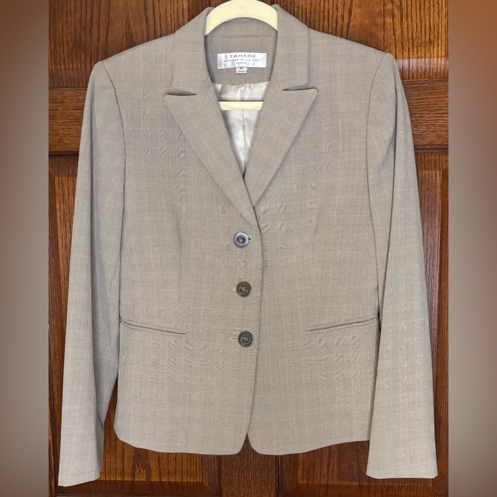 Tahari Arthur S. Levine Women’s Beige Plaid Blazer/Skirt Suit 8P